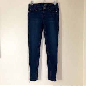 💥 True Craft skinny zipper ankle jeans size 1!